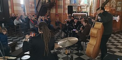 Złakowski kościół przepełniony muzyką - i ludźmi-325963