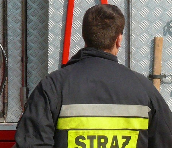 Niebezpieczny tlenek węgla w Świeryżu. Rodzina ewakuowana, dwie osoby w szpitalu -325984