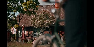 Zaskakująca lokalizacja w teledysku Dawida Kwiatkowskiego. Rozpoznajesz?-326120