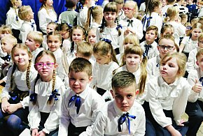 Łowicz. Mniej dzieci spoza miasta w łowickich szkołach. Co jest przyczyną?-326207