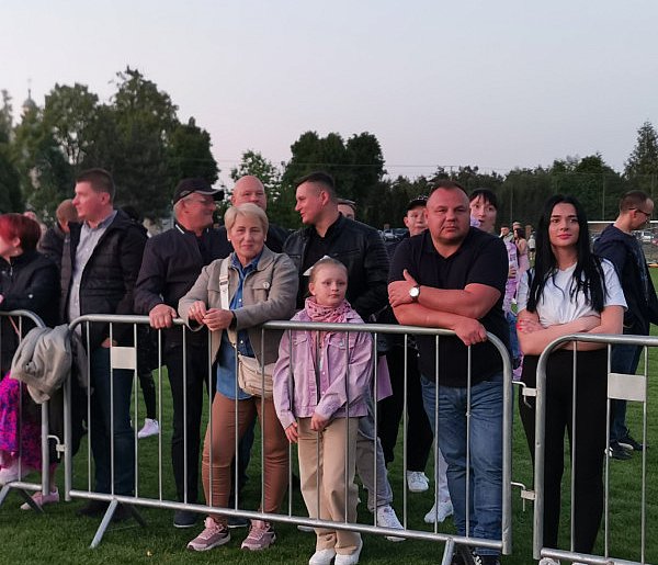 Domaniewicka Majówka. Piękni i Młodzi rozgrzali publiczność! (FOTO,VIDEO)-326290