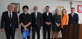 Młodzi, zdolni, z Łowicza. Powiat nagrodził licealistów