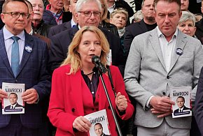 Łowicz. Przy Piłsudskim zachęcali do głosowania na Nawrockiego FOTO, FILM-326500