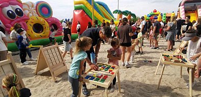 Powiatowy Dzień Dziecka: tłumy szturmem zdobyły plażę (FOTO)-326587