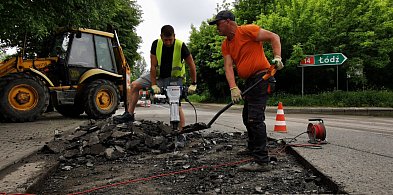 Łowicz. ZUM naprawia ul. Kaliską-326696