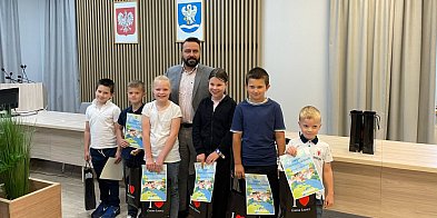 Dzieci z Zielkowic same posprzątały las-326695