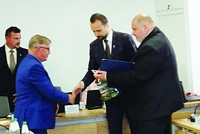 Samorząd to decydowanie o sobie-326819