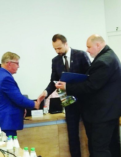 Samorząd to decydowanie o sobie-326819