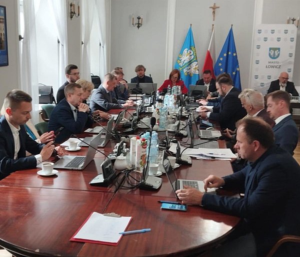 Petycja w sprawie ośrodka dla nielegalnych emigrantów-326794