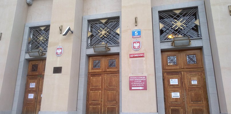 Gmina Stryków. 50-latek, który chciał podpalić żonę, skazany na 18 lat więzienia - 326814
