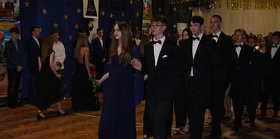 Łowicz. W "Jedynce" bal ósmych klas z Oskarową galą-326893