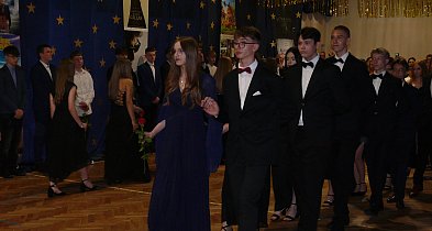 Łowicz. W "Jedynce" bal ósmych klas z Oskarową galą-326893