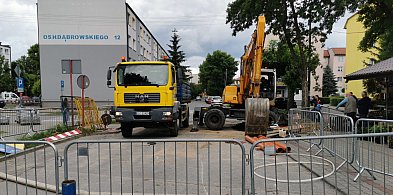 ZUK naprawia zapadniętą studnię przy ul. Wojska Polskiego-326962