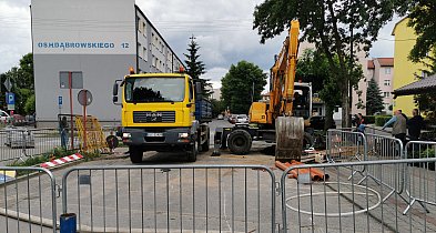 ZUK naprawia zapadniętą studnię przy ul. Wojska Polskiego-326962