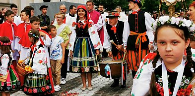 Procesja i folklor - tak będzie wyglądało Boże Ciało w Łowiczu-327000