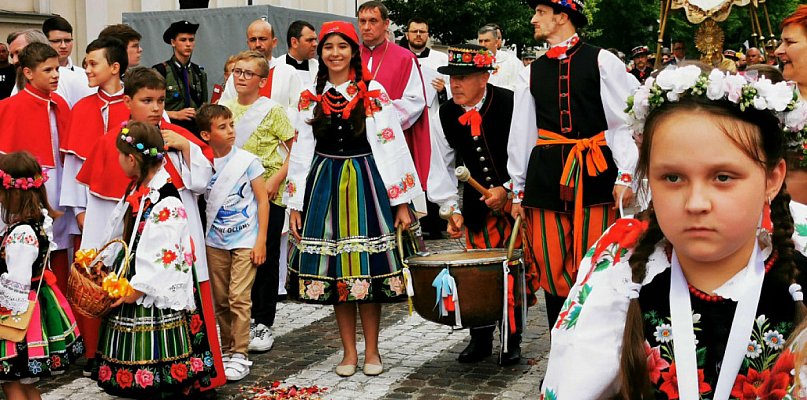 Procesja i folklor - tak będzie wyglądało Boże Ciało w Łowiczu - 327000