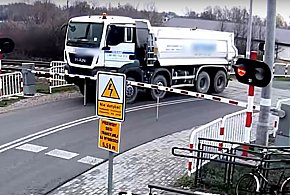 PKP policzyło straty po wypadku w Nowej Suchej. Kwoty szokują!-327070