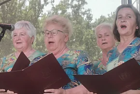 Chąśno Drugie. Ludowe brzmienia na boisku Olimpii (FOTO)-327141