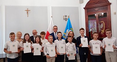 Łowicz. Stypendia burmistrza - kto je otrzyma i kiedy odbiór?-327279
