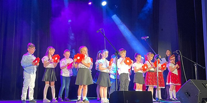 Głowno SP2. Koncert z okazji Dnia Rodziny w MOK-327323