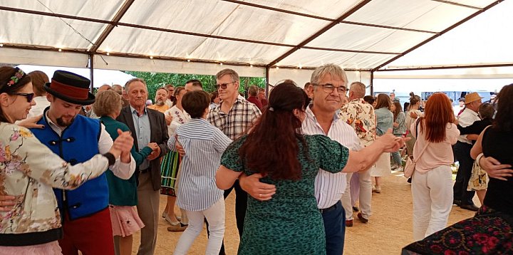 Boże Ciało. Wiejska Potańcówka w Złakowie Kościelnym-327344