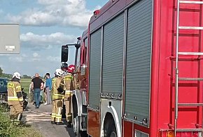 Czołowe zderzenie w Skowrodzie Północnej. Jedna osoba trafiła do szpitala-327355