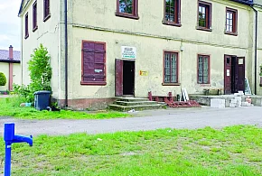 Dwór bez wody i bez sanitariatów-327506