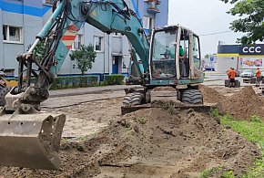 ŁSM. Wymieniają nawierzchnię na parkingu na os. Broniewskiego-327530