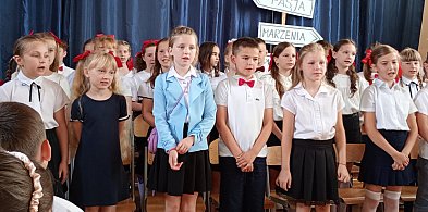 Uczniowie SP nr 3 w Głownie pożegnali rok szkolny -327607