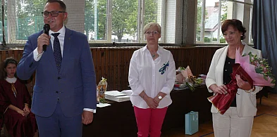 SP3 Łowicz. Na początek wakacji – same pożegnania, ale było też weselej-327632