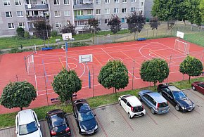 Łowicz, osiedle Bratkowice. Boisko już po remoncie, można korzystać-327702