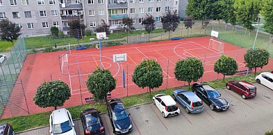 Łowicz, osiedle Bratkowice. Boisko już po remoncie, można korzystać-327702