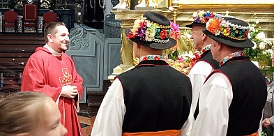Wzruszające pożegnanie ks. Pawła Olszewskiego w katedrze łowickiej-327700