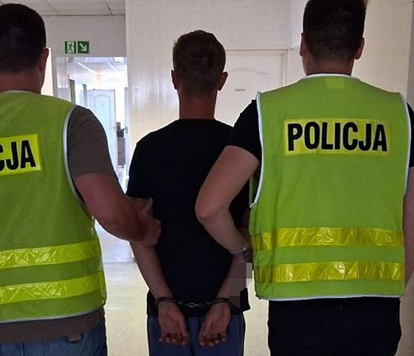 Mieszkaniec Łowicza zatrzymany z amfetaminą. 37-latek był poszukiwany -327685