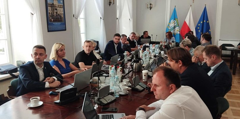 Jedno z dwóch rond w Łowiczu doczekało się patrona. Jest nim Eugeniusz Wachowski - 327718
