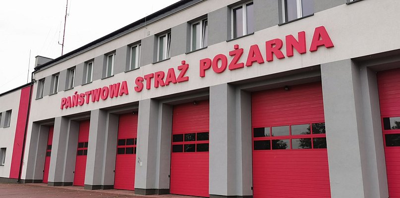 Strażacy w akcji! Nieprzytomny mężczyzna na ławce i pożar (AKTUALIZACJA)  - 327747