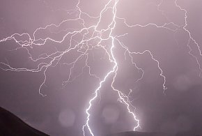 Alert IMGW. Upały przerodzą się w burze z gradem! -327801