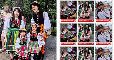 Japońska rodzina w łowickich strojach na znaczkach Poczty Polskiej -327813