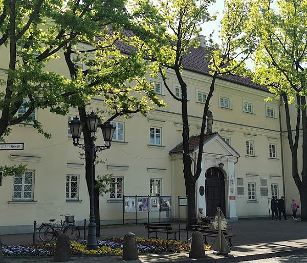 Sesja Rady Powiatu Łowickiego. Ogłoszono konkurs na dyrektora Muzeum w Łowiczu-327833