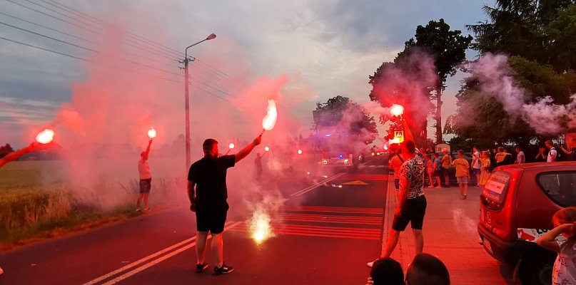 Gmina Nieborów. Strażacy z OSP w Bedanarach powitali nowy wóz (FOTO, WIDEO) - 327832