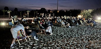 Letnia noc pełna emocji na łowickiej plaży-328021