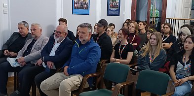 Studenci z Warszawy w Łowiczu: co można poprawić w miejskim krajobrazie?-328157