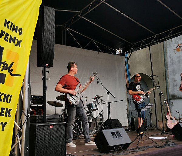 Rockowy start Koncertowego Kina Letniego na dziedzińcu ŁOK -328179