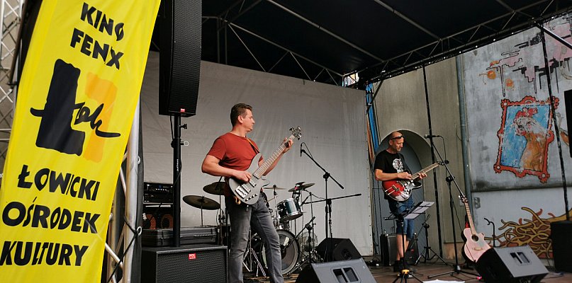 Rockowy start Koncertowego Kina Letniego na dziedzińcu ŁOK  - 328179