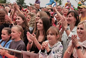 Tłumy w Jackowicach — Podłowickie Folk(l)ove pełne energii (FOTO)-328197