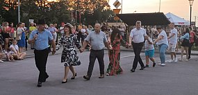 Polonez na Rynku w Bolimowie FOTO