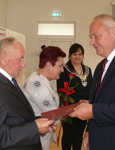 Bolimów. Medale Prezydenta RP dla 10 par małżeńskich-328634
