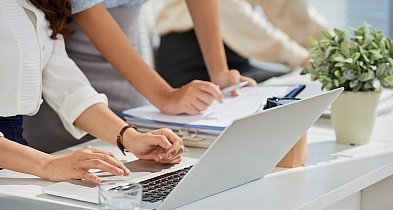 Робота шукає людей! Які пропозиції роботи пропонує Бюро зайнятості Ловича?-329479