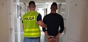 Próbowali okraść market w Łowiczu. Mieli pełne wózki 