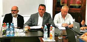 Burmistrz Siewiera z wyższym wynagrodzeniem – ostry spr